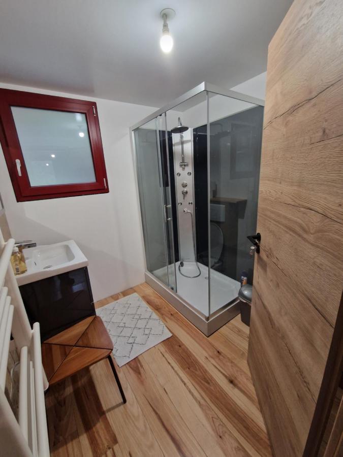 Chalet De La Foret 1 A 6 Pers Saint-Sauveur  Exterior foto