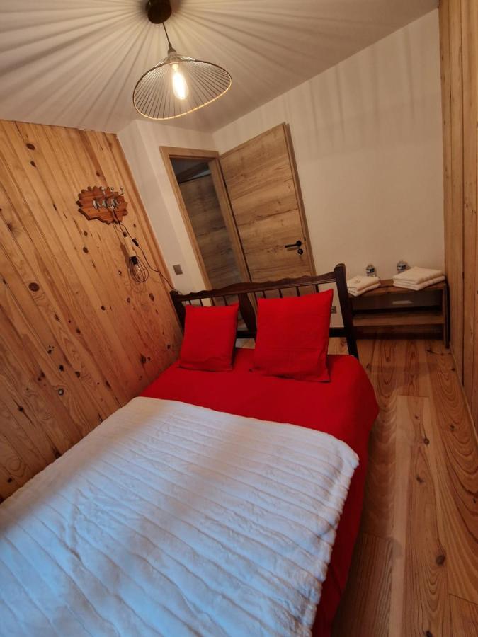 Chalet De La Foret 1 A 6 Pers Saint-Sauveur  Exterior foto